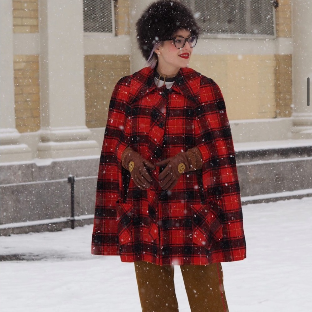 Vintage 1970’s Pendleton Wool Red Cape - Picture 2 of 12